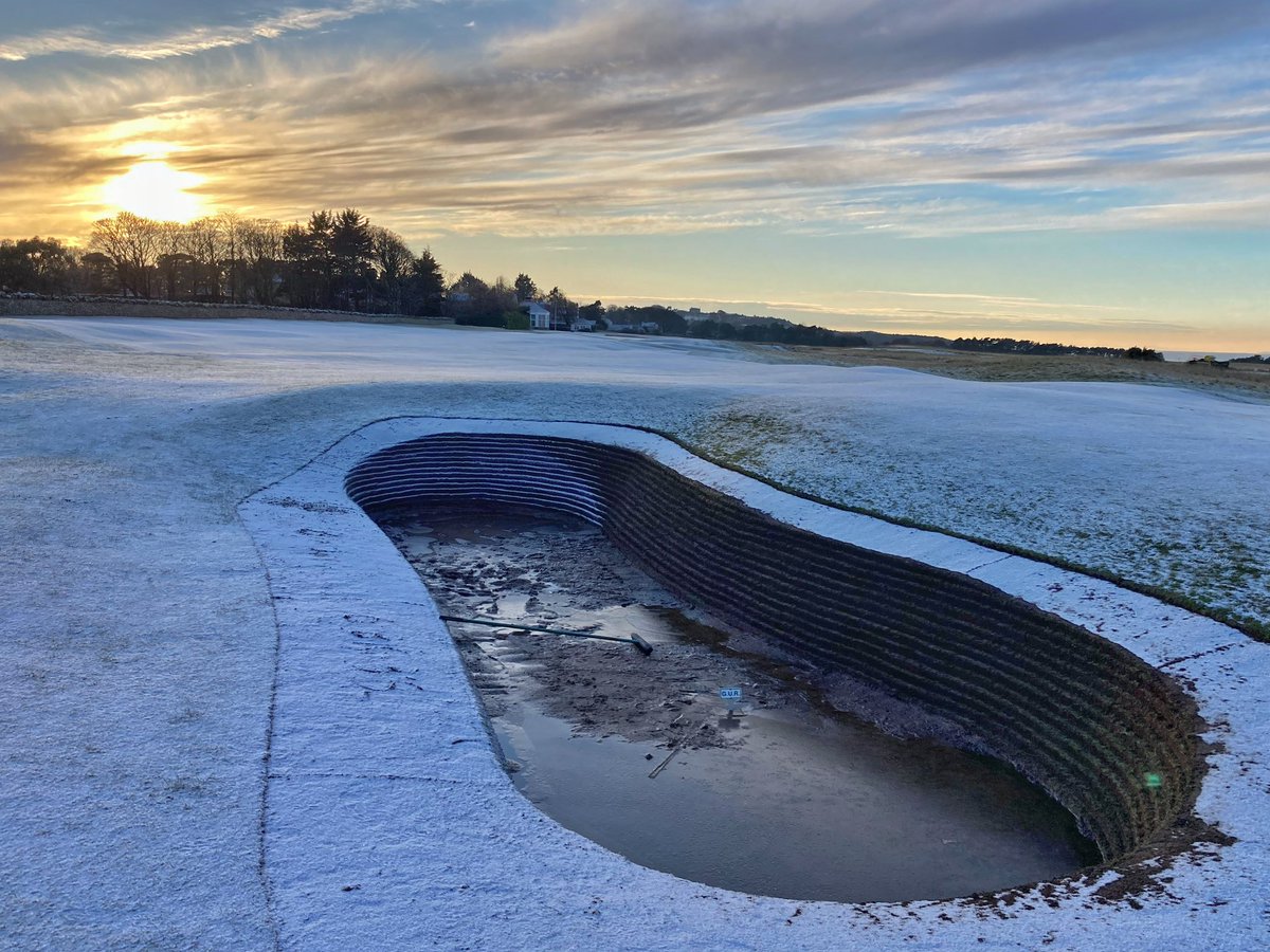 A few first class bunker builds underway this week, unfortunately nature got in the way of finishing them ❄️ ⛳️