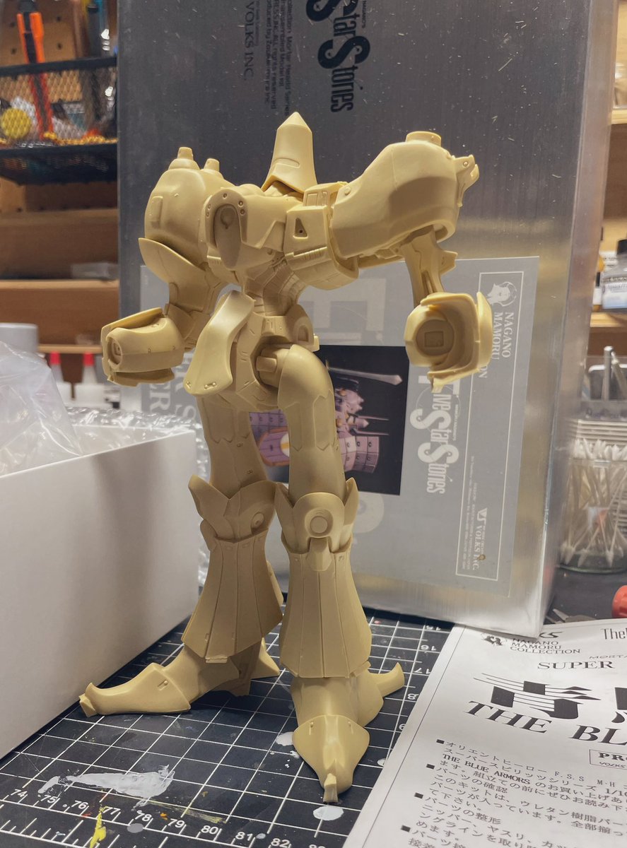 galexart's tweet image. I’m leaning toward Blue Armor. The part count is lower. Nice simple build. Btw, these photos are with no pins! #fss_jp #fivestarstories #mechamodelkit