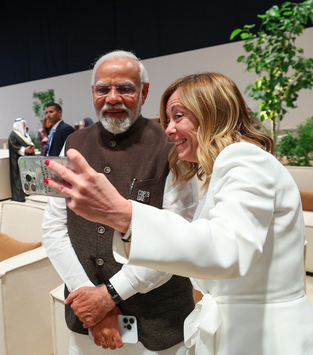 Iyervval's tweet photo. These two are trolling us. I swear to you they’re trolling us. And this selfie is going to break records - mark my word. #Melodi https://t.co/upKXuqWOBE