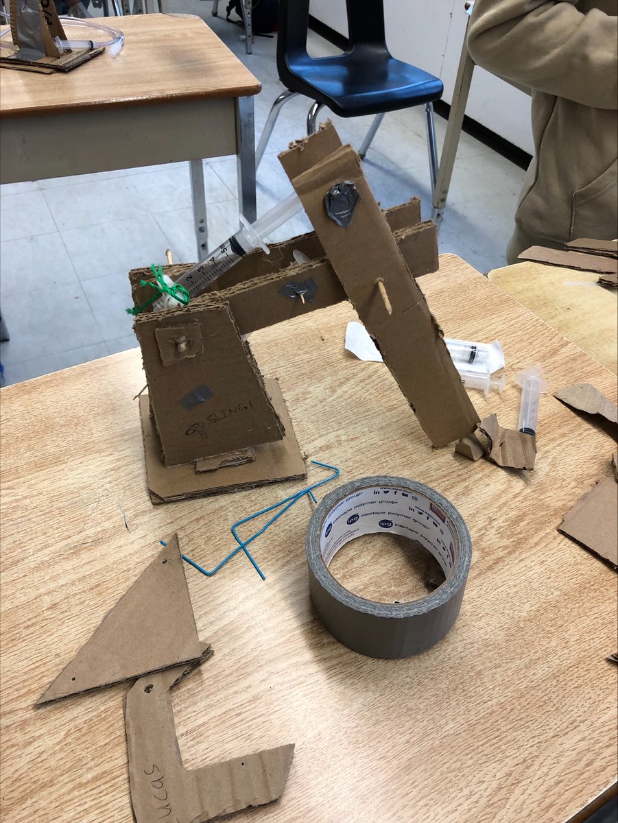MrCookEdu's tweet photo. We are nearing the finish line with our hydraulic cranes! @KnollwoodPark1 @TVDSB_STEM https://t.co/Kunte9zDwN