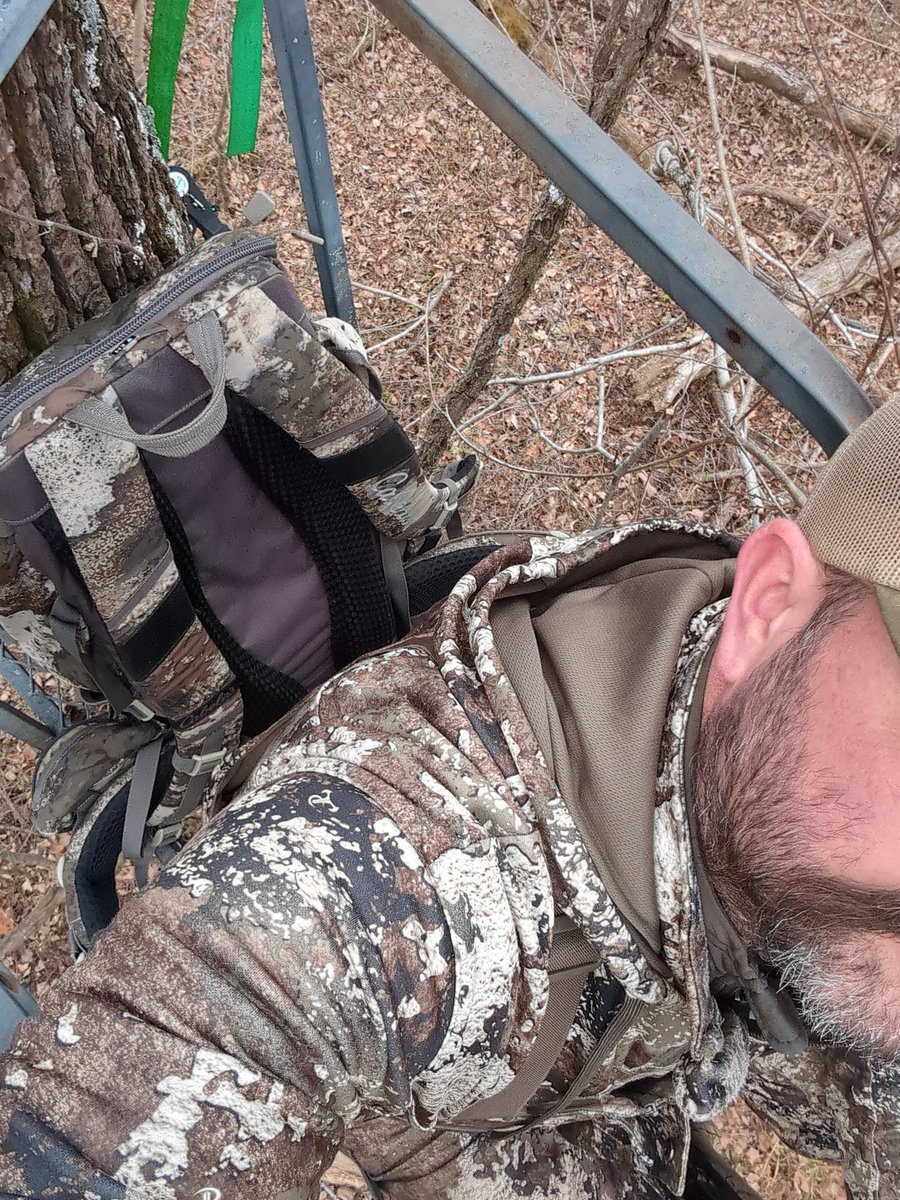 chrisgeswein's tweet photo. When you get in late and have to go to the closest stand and forgot it doesn't have a seat https://t.co/RnB2rg4TJM
