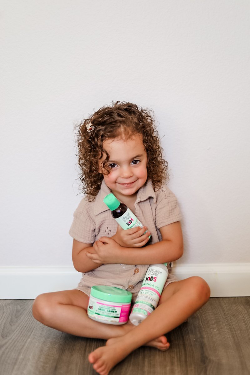 Say goodbye to tangles and hello to carefree fun with Hawaiian Silky Kids Moringa Oil Collection. Because every little one deserves the best for their precious locks! 💖 | @bloomingmamav
.
.
#kidshaircare #kidshairproducts #childsafeproducts #moringaoil