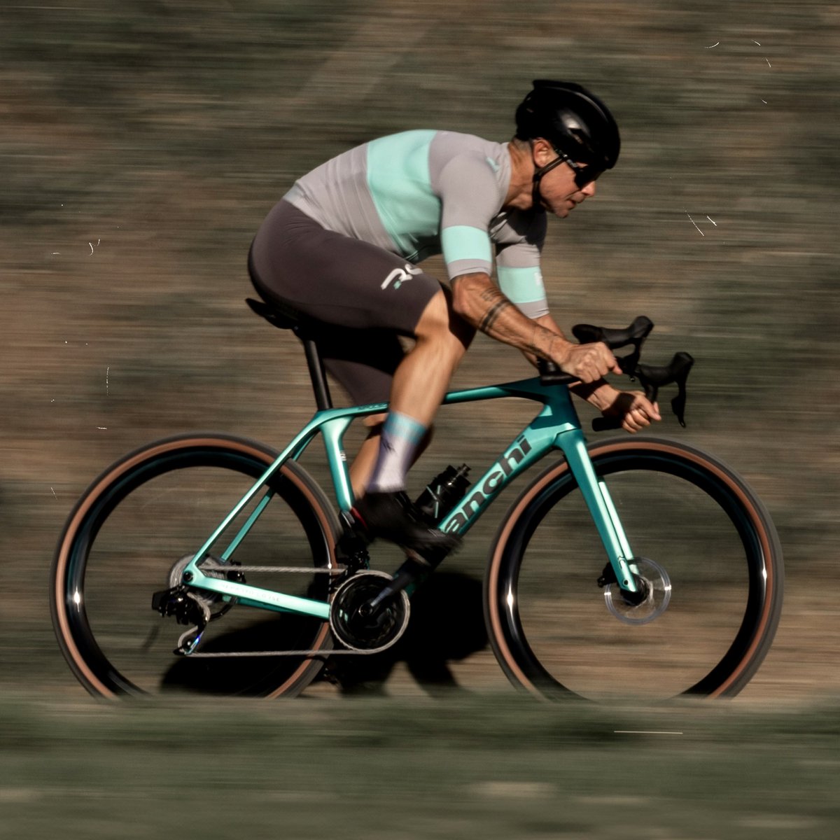 BianchiOfficial's tweet photo. Streamlined frame design, cohesive system approach. Confident handling and race-winning clearance. The Impulso RC delivers on performance.
👉 https://t.co/OXEUFoSLDo
#Bianchi #RideBianchi #GravelFaster #ImpulsoRC #BianchiImpulsoRC #RepartoCorse #BianchiRepartoCorse https://t.co/vowbS6jpCW