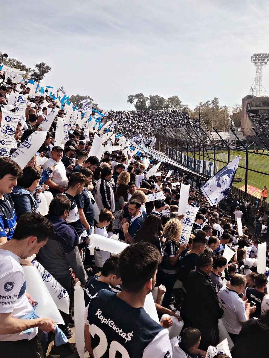 BasadoTripero's tweet photo. Yo solo digo algo, ganes o pierdas toda mí vida a tu lado, en la buenas y en las malas te voy a ir a ver porque sos la pasión que heredé de mí viejo, sos la enfermedad que me condena a amarte pase lo que pase. Sos mí razón de vida Club Gimnasia y Esgrima La Plata 🐺💙 https://t.co/DyZIkvgiYg