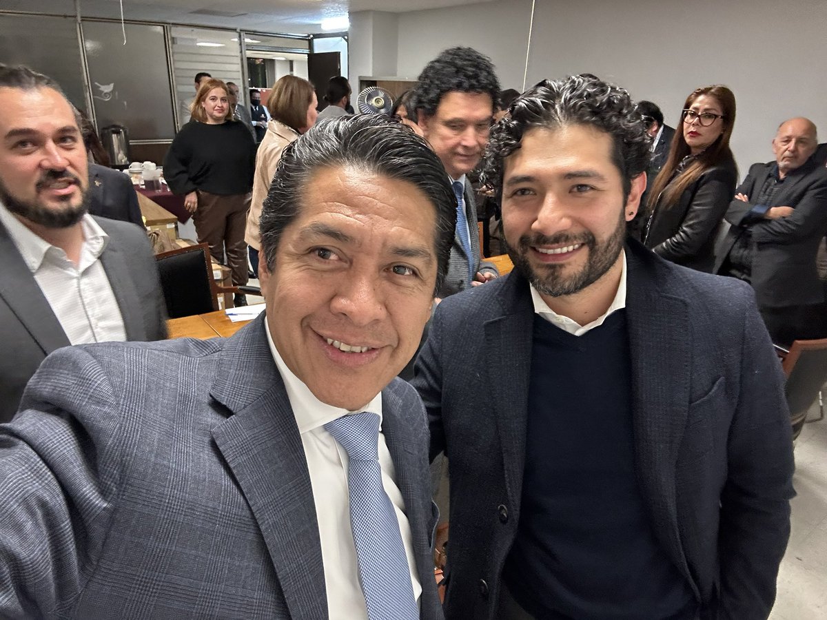 AlexAvilesGomez's tweet image. 📌 Los primeros minutos de este mes, la #CONASAMI, por unanimidad, acordó incremento al #salariominimo de 20%

El #salariominimo gral pasa de $207.44 a $248.93

El #salariominimo en la frontera norte pasa de $312.41 a $374.89

El #salariominimo profesional se incrementa en un 20%