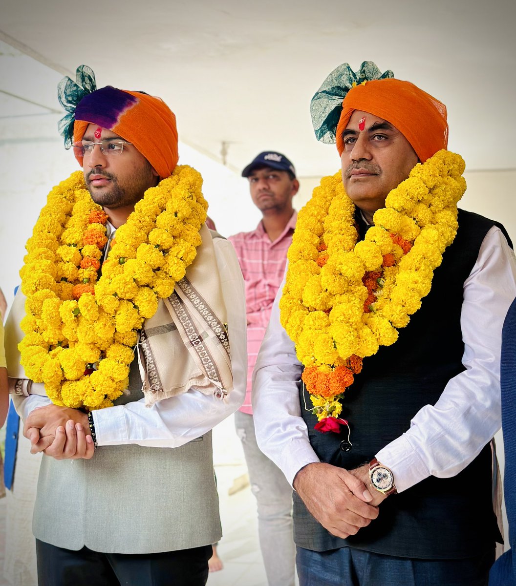 vikramjoshi1997's tweet photo. वर्ष 2023-24 के लिए गुजरात प्रदेश अध्यक्ष के लिए डॉ लक्ष्मणभाई भूतड़िया (पाटन) एवम् प्रदेश मंत्री के लिए श्री समर्थ भाई भट्ट (गांधीनगर) निर्वाचित हुए है 

आप दोनों को हार्दिक शुभकामनाएँ

#आनंदम #मुसाफ़िर #ABVP https://t.co/Lkwwo0HNDg