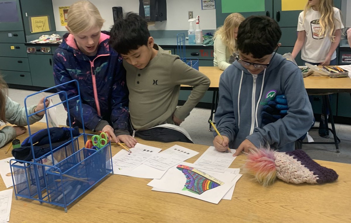 Peer to peer feedback is so important for student growth.  Students in this art class are actively engaged in giving one another feedback on their projects.  So powerful.  ⁦<a href="/summitk12/">SummitCountySchools</a>⁩ ⁦@MaggyTovar1⁩ ⁦<a href="/TonyByrdSuper/">Anthony Byrd</a>⁩