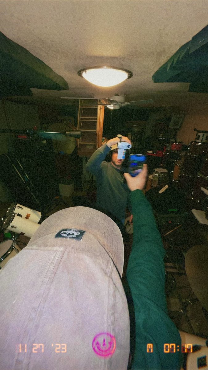 TalkieMusic's tweet photo. having a great time making a new album ❤️ https://t.co/ZGYTsho5FN