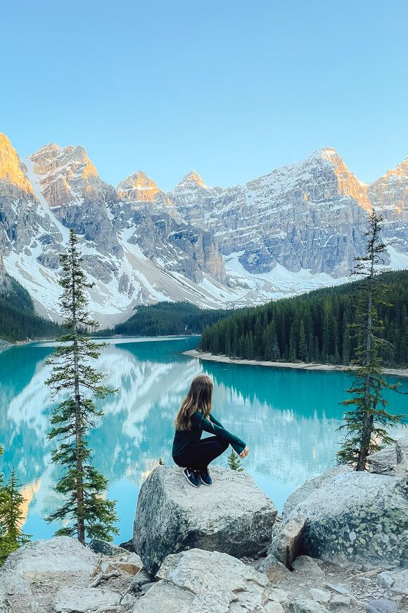 Happy December ☃️❄️

One of our favourite things about Calgary is how it is surrounded by national parks 🏔️

Students can explore Moraine Lake, Lake Louise, Banff and other stunning landmarks in the province.

#morainelake #lakelouise #explorebanff #studyabroad