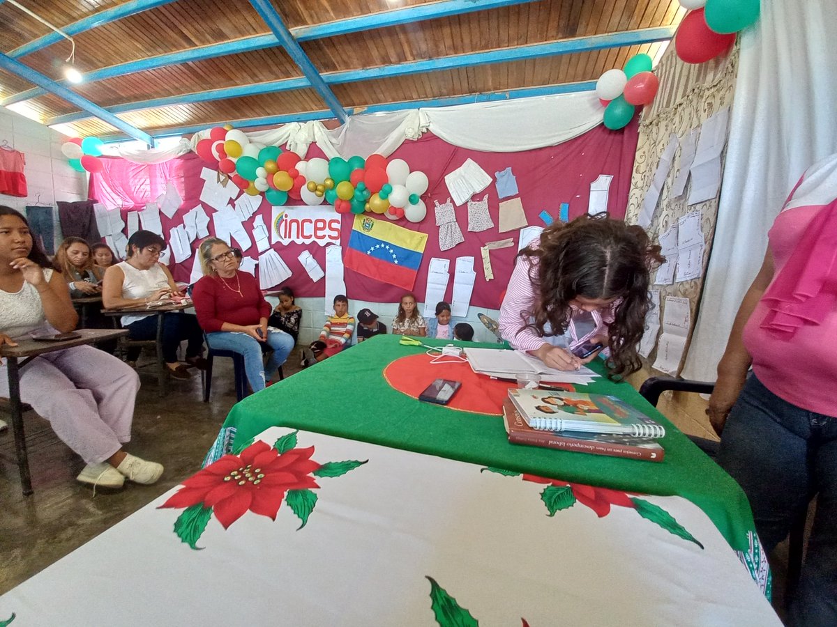 Culmina con éxito y muchísimas ganas de continuar el Módulo de Unidad Curricular de Patronaje, vamos por el de Corte y Costura junto al INCES con la participación de más de 27 mujeres  que suman conocimientos para sus emprendimientos Comuna Kuriwa. #MujerBonitaEmprendiendoFututo