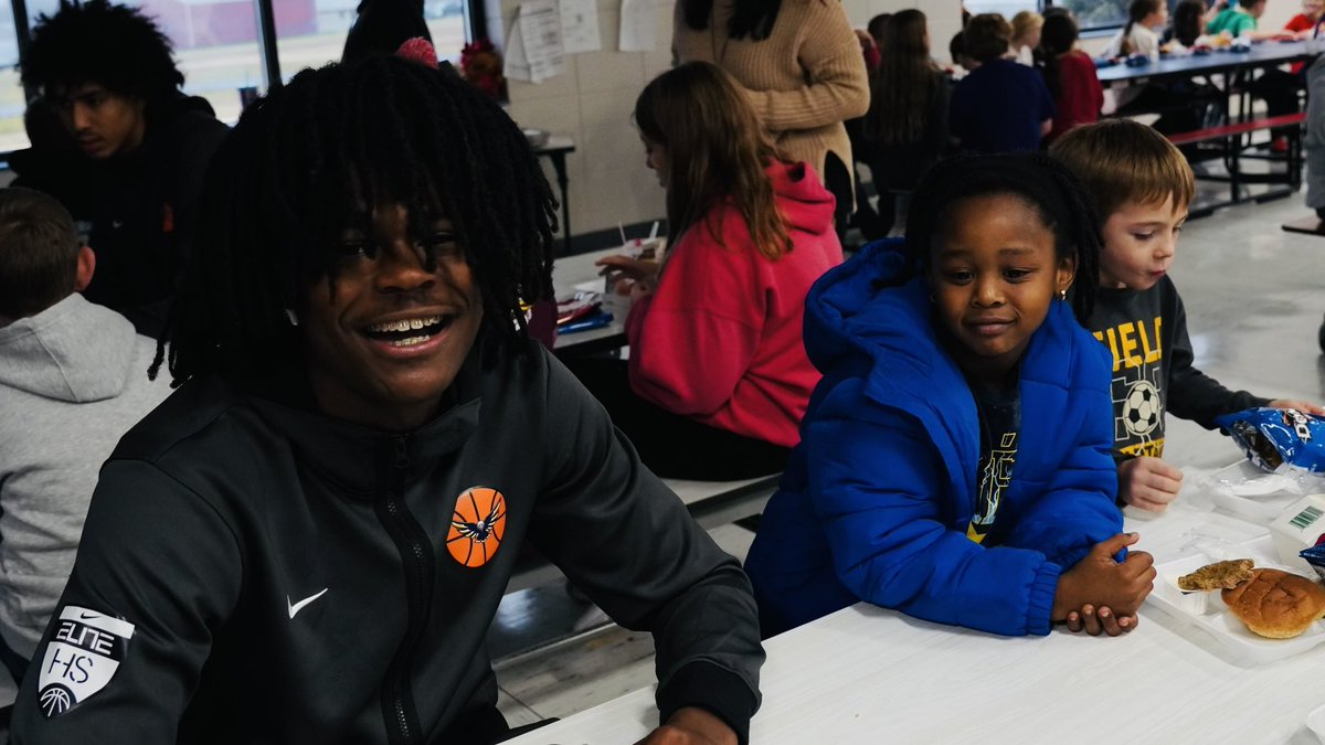OakCliff_FFA's tweet photo. Great Vibes at South Marshall Elementary School!

@mchshoopfest https://t.co/QsylAA57X4