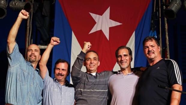 ✊ On this day nine years ago, in 2014, the remaining three imprisoned members of the Miami Five were finally freed after spending 16 years unjustly behind bars in the US. Their release was a huge victory for the Cuban people and for international solidarity with Cuba.