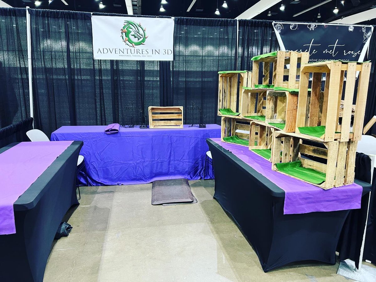We’re doing a thing. We’re those types of crazy kids. If you’re at LA Comic Con this weekend, drop by and say hi to us! Booth #4016! 

#lacomiccon #DnD #dungeonsanddragons #3DPrinting #dragons