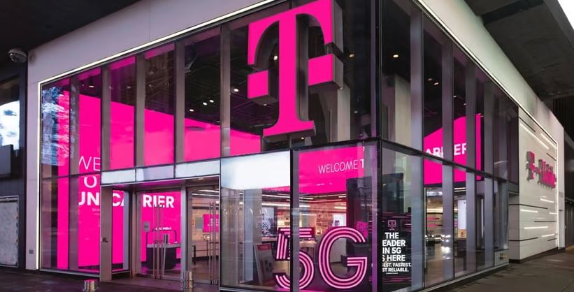 malleven33's tweet photo. Free phones? How about a free TV @TMobile
📎 https://t.co/5od2jnP3M7 #notinstores
w/insights from @billho888 & @RogerEntner #holidays https://t.co/FuVlLiho6k