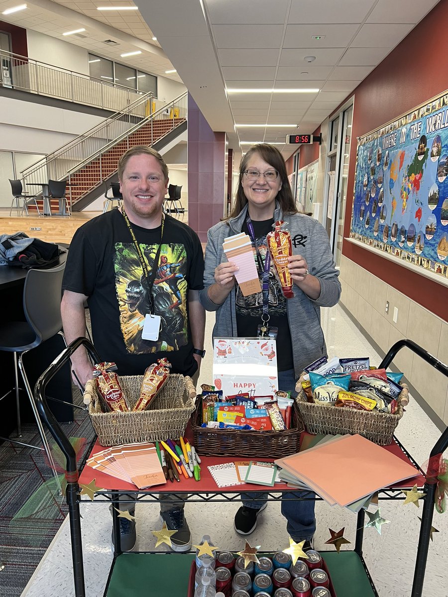 Today, we surprised teachers whose classes were caught writing with treats and appreciation. Celebrating the joy of learning at SummersMS 🎉 #TeacherAppreciation #EducationMatters #SummersStrong
