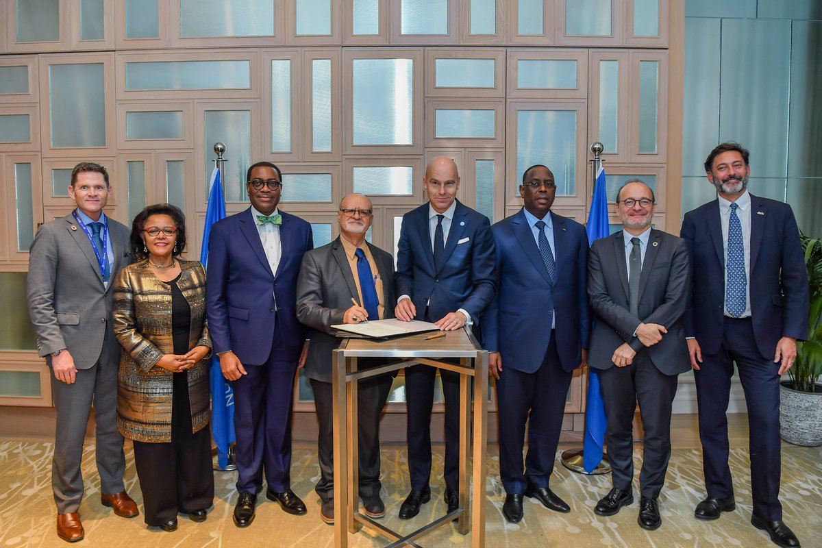 Prof_PatrickV's tweet photo. Grateful for the bold leadership of H.E. @Macky_Sall, President of Senegal and Board Member of @GCAdaptation, in calling on development partners to deliver the vital 2025 adaptation finance doubling target at #COP28. Indeed, together we will make this century Africa's century. https://t.co/gTD8ZexzNj
