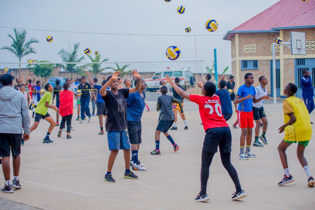 imfuraluc01's tweet image. #NationalTalentDay2023

I Huye ku munsi w’ejo no ku cyumweru Hateganyijwe igikorwa cy’Inyamibwa… 

2- 3/12/2023,

Ni igikorwa cya National Talent Day cyateguwe na @Rwanda_Sports ku bufatanye na Agence Française de Dévéloppement @AFD_France muri gahunda ya #IsongaProgram,…