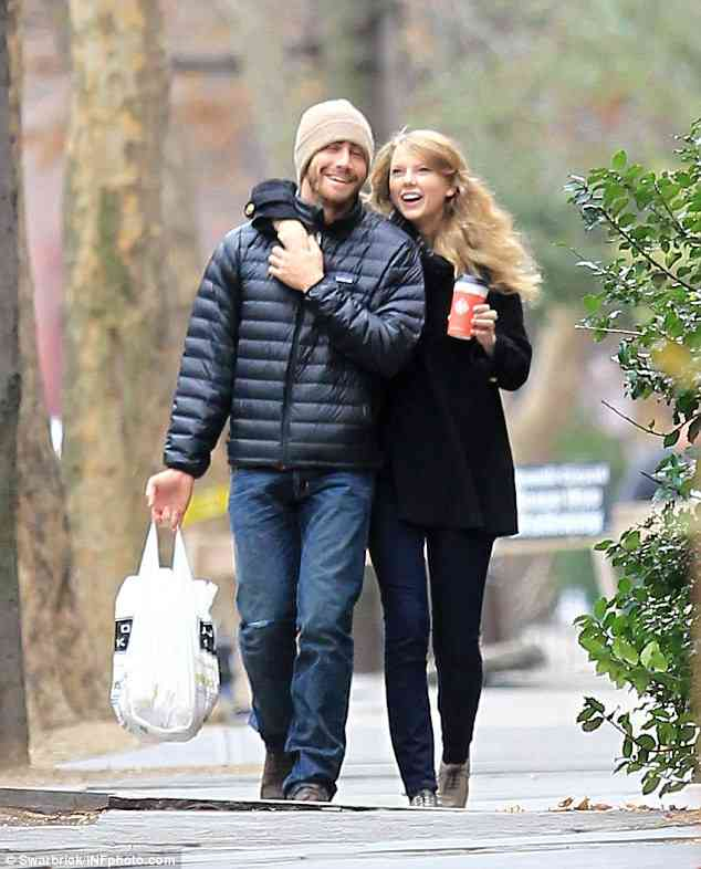 JenerationSwift's tweet photo. What significant Taylor event happened on your birthday? Oh, this one is fun.... November 28, 2010.
#alltoowell #ibetyouthinkaboutme #redtv #sorryjake https://t.co/EsJeMHDW6g