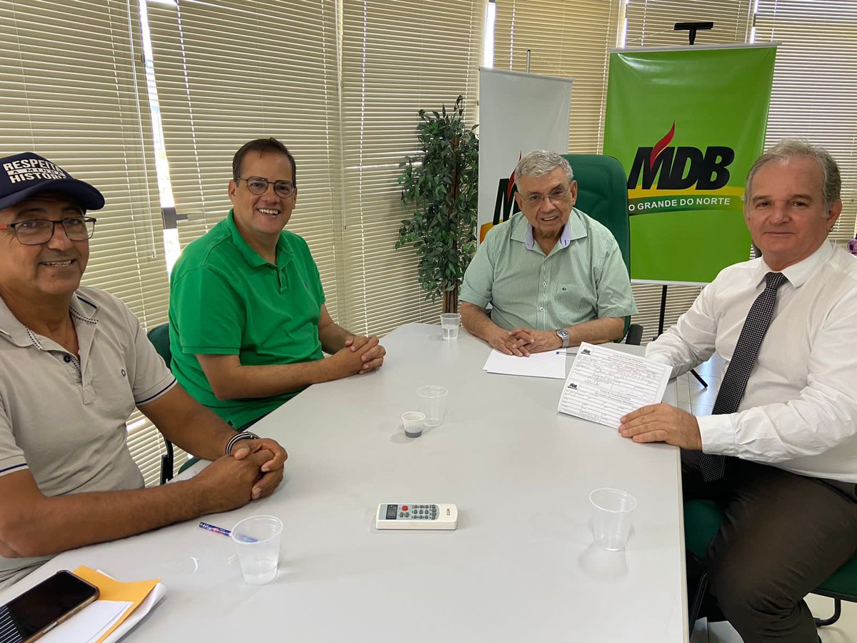 mdb_rn15's tweet photo. Hoje (1º) de manhã, aqui na sede estadual do partido, tivemos reunião do ex-senador Garibaldi Filho, presidente do MDB Natal, Júlio Protásio, e os pré-candidatos a vereador de Natal: Araken Farias, Henrique Mosquito e Ilanio Silva. 👍

#MDB #MDBRN #EuSouMDB #PontoDeEquilíbrio https://t.co/A6efH9jLMu