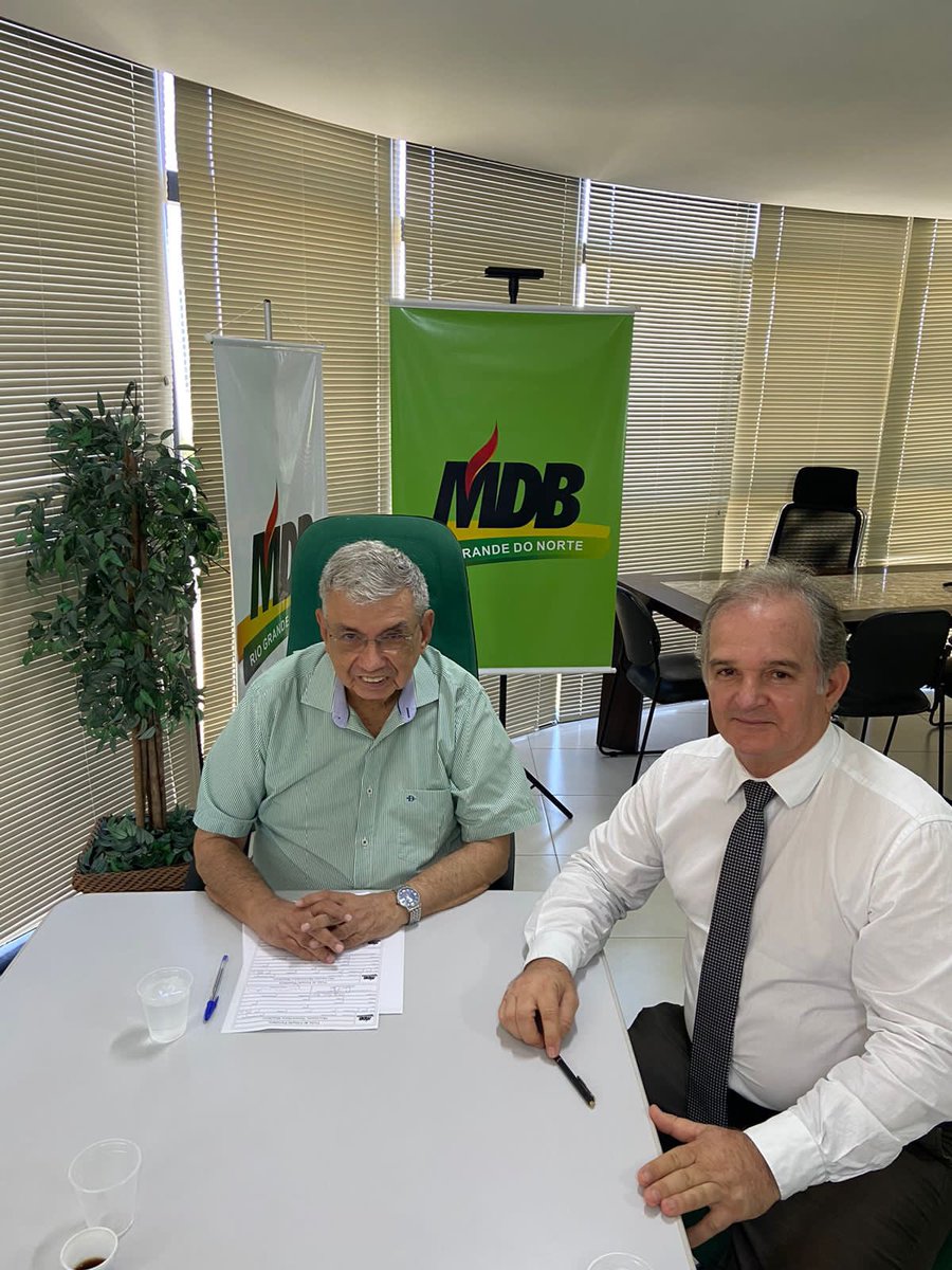 mdb_rn15's tweet photo. Hoje (1º) de manhã, aqui na sede estadual do partido, tivemos reunião do ex-senador Garibaldi Filho, presidente do MDB Natal, Júlio Protásio, e os pré-candidatos a vereador de Natal: Araken Farias, Henrique Mosquito e Ilanio Silva. 👍

#MDB #MDBRN #EuSouMDB #PontoDeEquilíbrio https://t.co/A6efH9jLMu