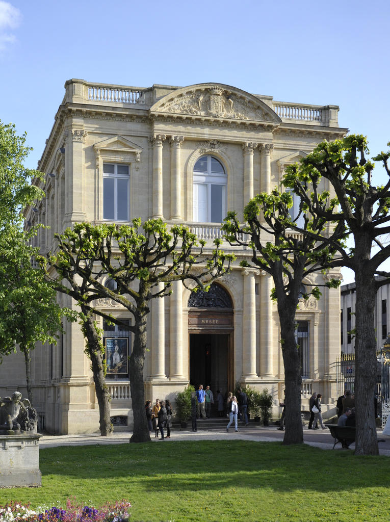 📆 Like every first Sunday of the month,  we enjoy the <a href="/MusBA_bordeaux/">Musée des Beaux-Arts de Bordeaux</a> exhibitions and permanent collections for free! 🤩
If you're in #Bordeaux at the moment, now's the perfect time. 
What's more, the museum is just 2 minutes from the City Town! 😍

📸 Mairie de Bordeaux