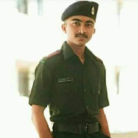 રાજકોટ નિવાસી #બ્રાહ્મણ પરિવાર નો દીકરો પરેશભાઈ રાજેશભાઈ વ્યાસ દેશ માટે વીરગતિને પામ્યા છે પરમાત્મા તેની આત્માને #શાંતિ આપે તેવી #મહાદેવના ચરણોમાં પ્રાર્થના.🙏 
ભાવભીની #શ્રદ્ધાંજલિ 🇮🇳🇮🇳

હર હર મહાદેવ, જય #પરશુરામ 🙏