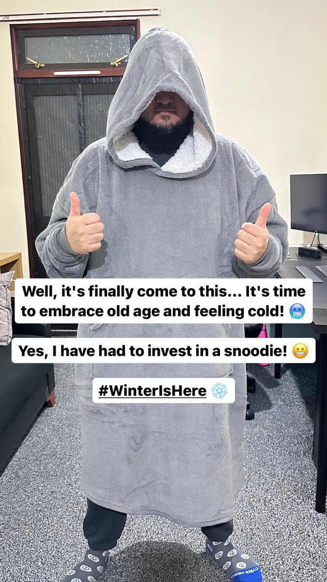 abid_patel's tweet photo. I tried to fight the cold for so long. I can fight no more! 🥶😜😂

#Winter #ItsCold #ItsFreezing #Snoodie #OldAge #Cold! https://t.co/d1N8ECDxO3