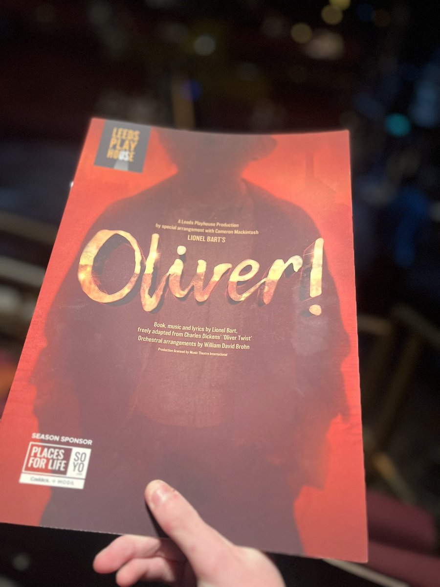 AD | #AD

Tonight’s theatre is…OLIVER! @LeedsPlayhouse 🎭

Review to follow…
#review #theatre #reviewpending