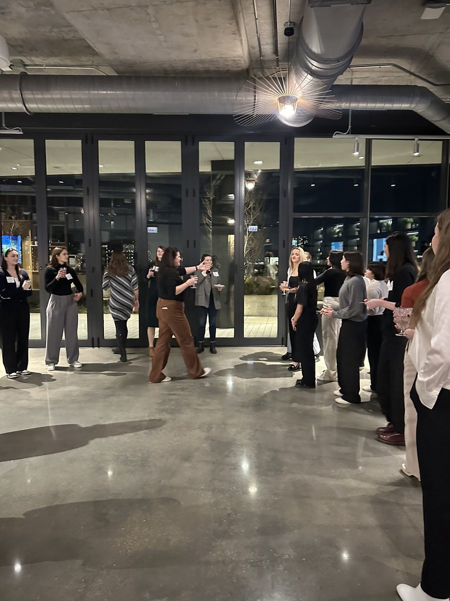 UChicago Volleyball tweet media