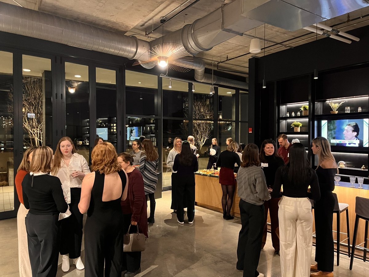 UChicago Volleyball tweet media