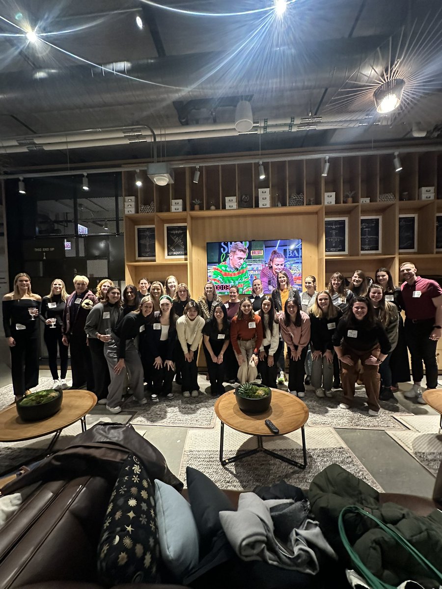 UChicago Volleyball tweet media