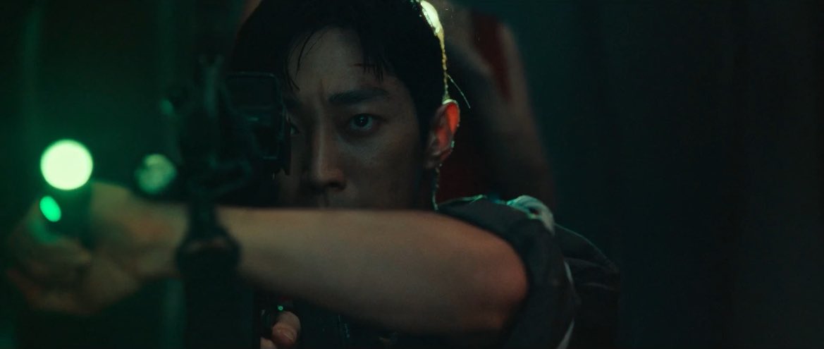 ljscentric's tweet photo. jung jinyoung as park chanyoung in #SweetHome2 
스위트홈2 (2023) — a scene stealer https://t.co/vFetFnwvSZ