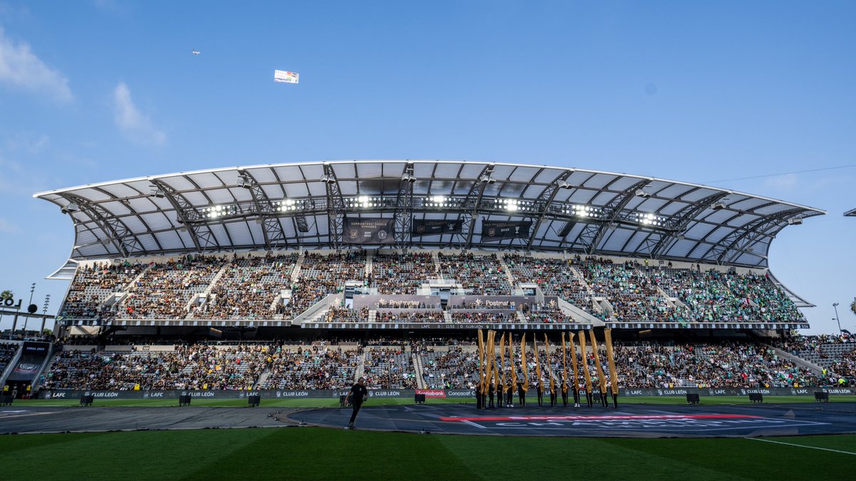 Back for more at BMO ⚽️
 
Tomorrow, @LAFC matches up against the Houston Dynamo in the MLS Western Conference Final! Go live or tune in at 6:30 p.m. PT to see if our local club can defend the title. 
 
#WeAre26 #WeAreLosAngeles  #Somos26  #SomosLosÁngeles #SomosLosÁngeles…