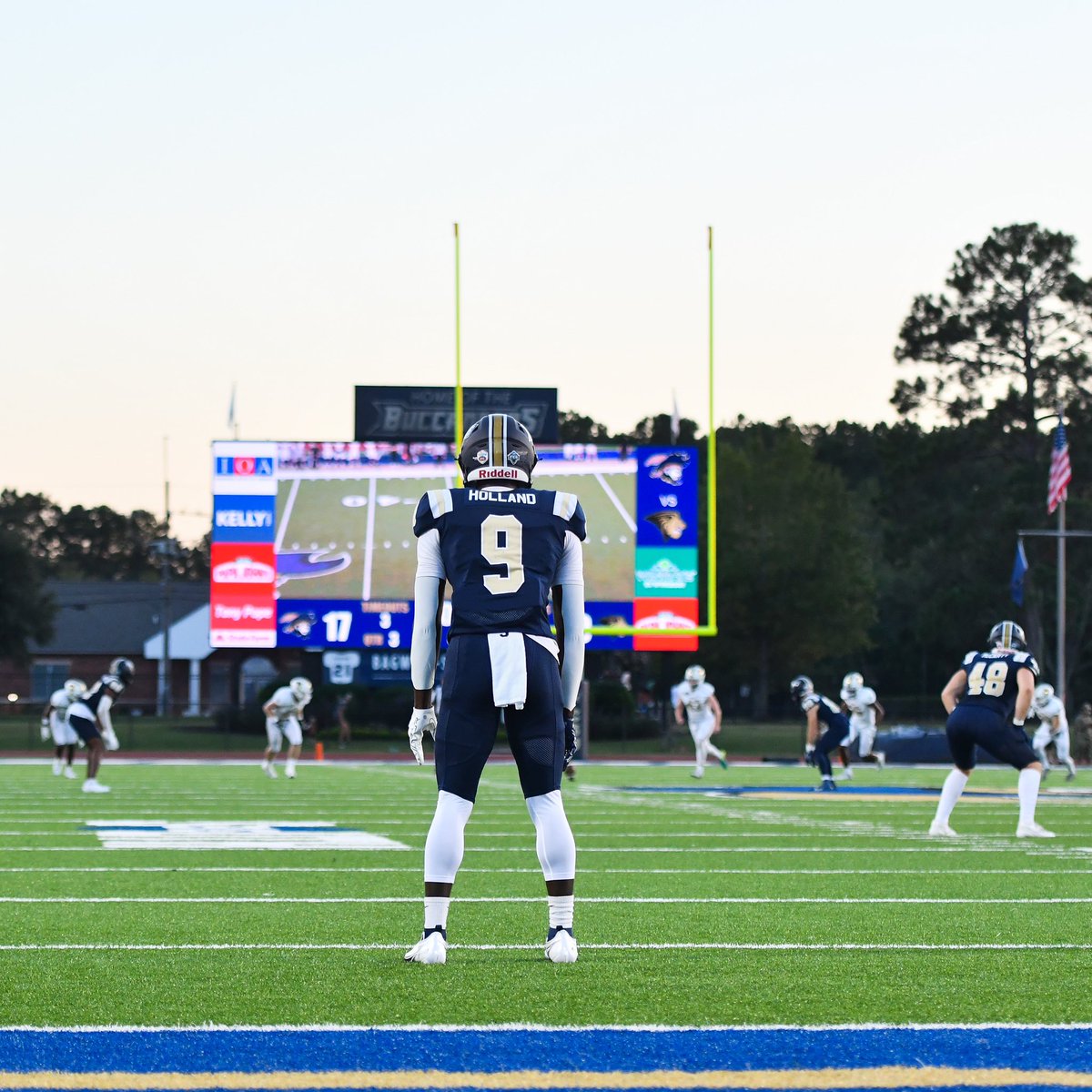 Holland4td's tweet photo. Entering the transfer portal as a graduate transfer with 2 years of eligibility. 

5’10 175 https://t.co/mnX5OEGTl7