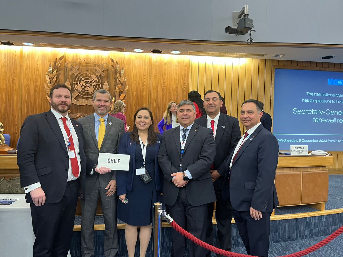 DGTM_Chile's tweet photo. El Director General, se refirió a la reelección al Consejo de la @IMOHQ y agradeció el trabajo coordinado con @Minrel_Chile y @Chile_in_the_UK.

Más información aquí: https://t.co/29SMtK9ifW

@Armada_Chile
#AutoridadMarítima https://t.co/MO4bz1sObt