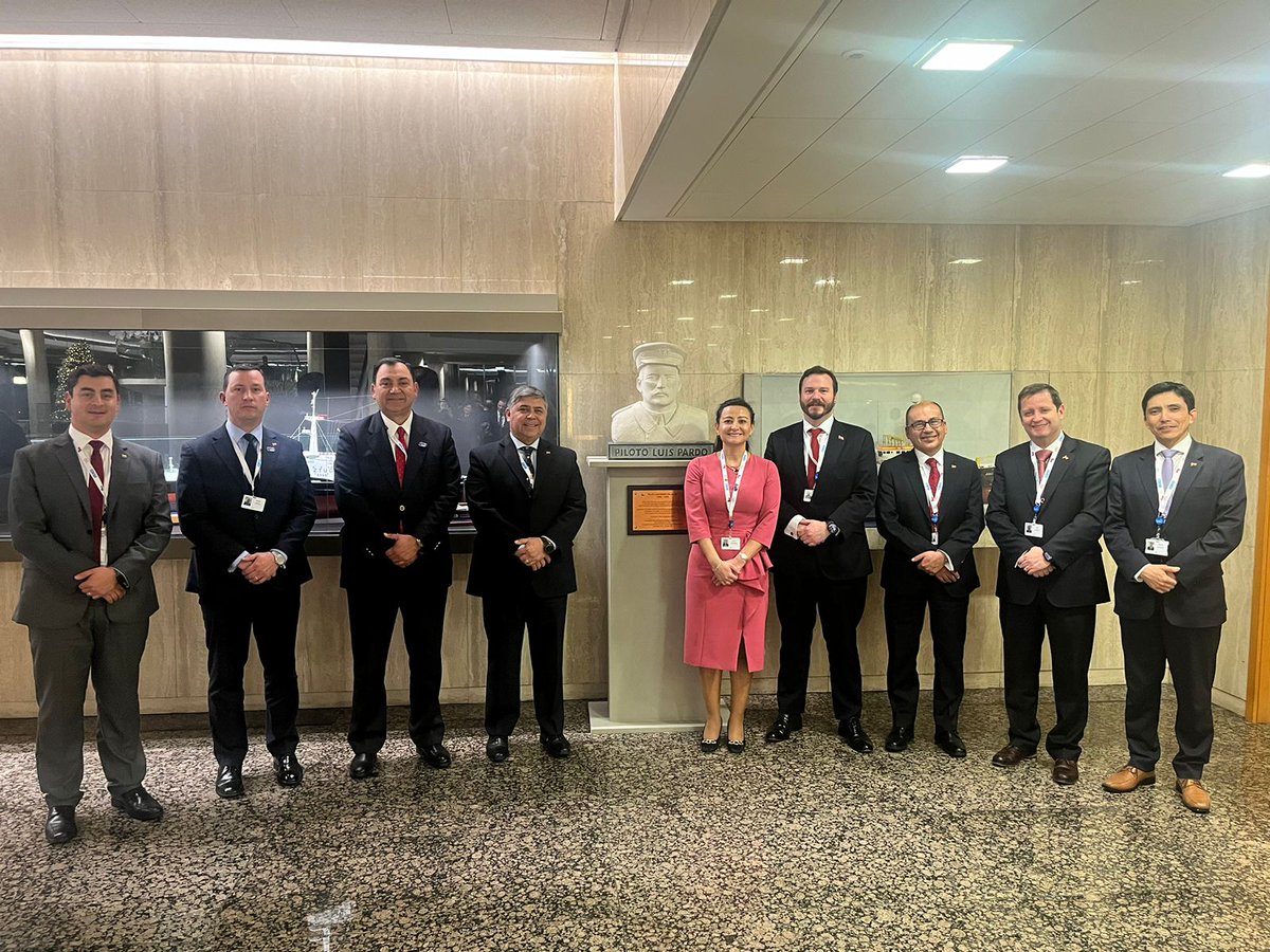 DGTM_Chile's tweet photo. El Director General, se refirió a la reelección al Consejo de la @IMOHQ y agradeció el trabajo coordinado con @Minrel_Chile y @Chile_in_the_UK.

Más información aquí: https://t.co/29SMtK9ifW

@Armada_Chile
#AutoridadMarítima https://t.co/MO4bz1sObt