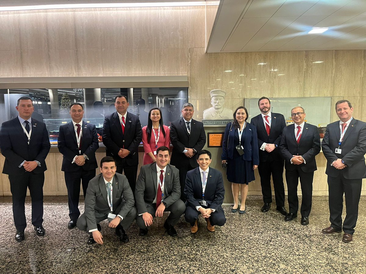 DGTM_Chile's tweet photo. El Director General, se refirió a la reelección al Consejo de la @IMOHQ y agradeció el trabajo coordinado con @Minrel_Chile y @Chile_in_the_UK.

Más información aquí: https://t.co/29SMtK9ifW

@Armada_Chile
#AutoridadMarítima https://t.co/MO4bz1sObt