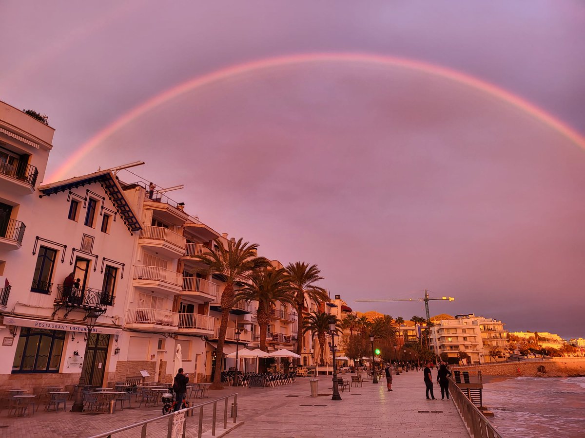 Joan1899's tweet photo. Sitges time! https://t.co/6nZqc9dIzU