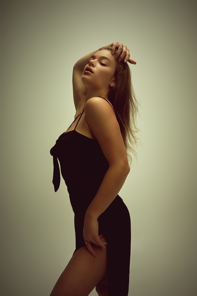 elmererana's tweet photo. Viktoria
#yyc #yycmodels #yycphotographer
#portrait #photography #ocfportrait #flashphotography https://t.co/BmiGyzoFGo