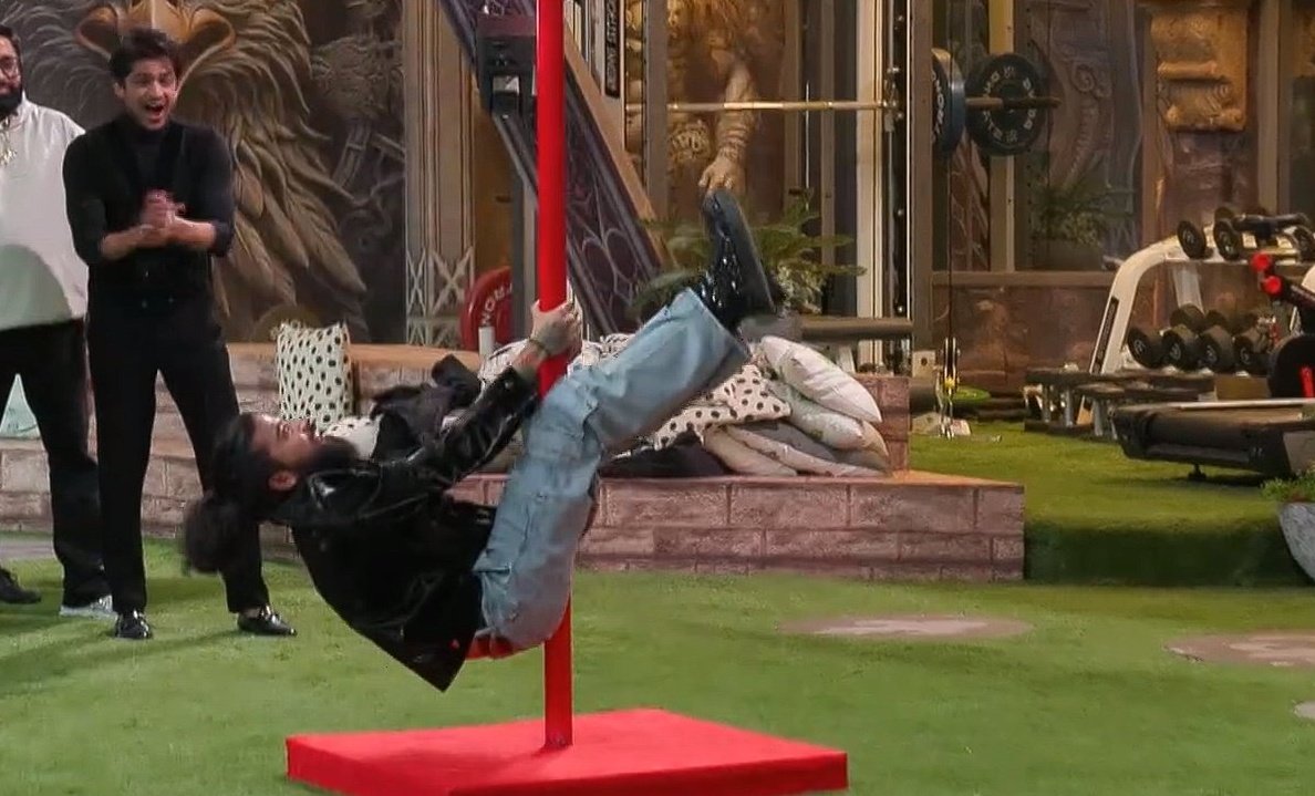 #KaranJohar rocked on #WeekendKaVaar 

So i am rocking, Good Night