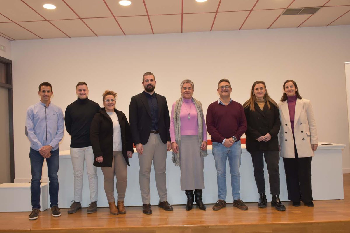 AytoCalasparra's tweet photo. El Ayuntamiento llega a un acuerdo definitivo con la familia propietaria para la compra de la Plaza de Toros de “La Caverina” 
La alcaldesa  de Calasparra, Teresa García junto al Equipo de Gobierno han anunciado este acuerdo con la familia Caballero por un importe de 392.748,10€ https://t.co/eud8QXcDqd