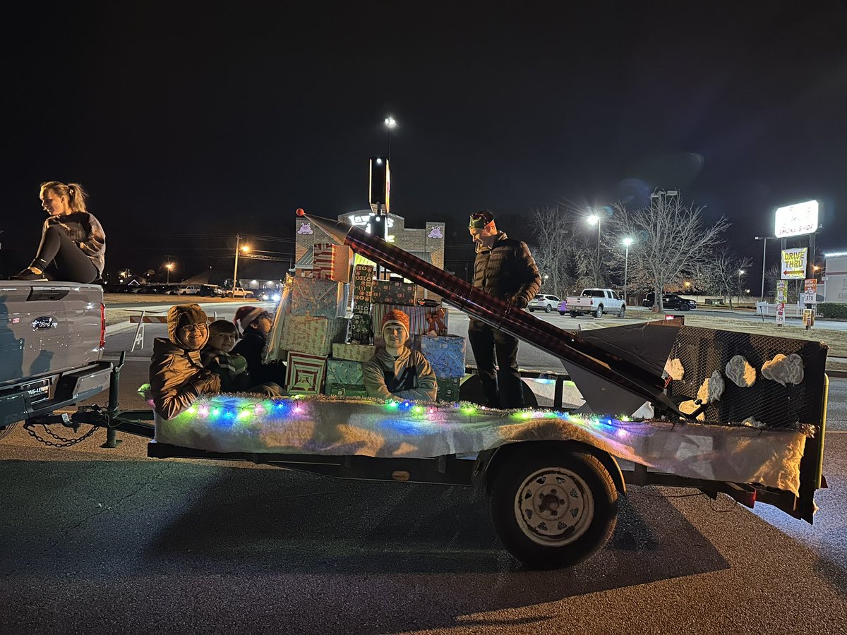 MshsRocketry's tweet photo. The MSHS rocketry team went “Rocketing Around the Christmas Tree”  last night in the Muscle Shoals Christmas parade. Back to work this weekend to aim for the @RocketContest national fly offs! https://t.co/QckIOLYJsT
