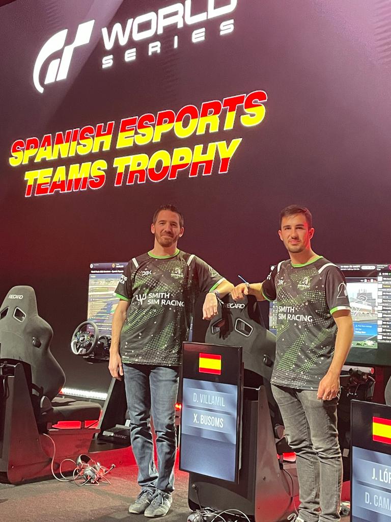 CustomsGT's tweet photo. Final en #Barcelona 🔚🔚

Aqui nuestra dupla de pilotazos

@CGT_DEIF y @CGT_Busi

Acabamos 5° tras una espectacular carrera en las #GTWorldSeries de #GT7. 
Felicitar a
@ERM_Esports P1
@GTSpain92 P2
@tdgracingteam P3
Proximamente se podra ver la carrera en youtube. Gracias a todos https://t.co/JEDgwmPQTB