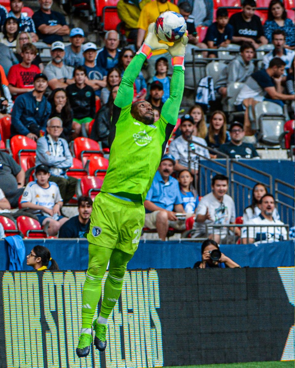 SportingKC's tweet photo. Sporting Blue, through and through.
Thank you for everything. #OneSportingWay https://t.co/t5hyP6nCrw