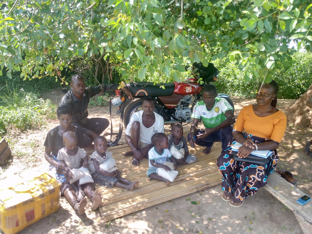 COCENET13's tweet photo. More support needed @COCENET13 to sensitive communities and schools on #foodnutrition here in buliisa district. #humanrightsorganisations, @WorldVisionUg, @Right2Grow_UG, @TotalEnergiesUG, @ChildFundAfrica https://t.co/cf5Jdo6esn