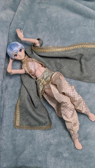 幫娃穿新衣服穿到三點 順便找了一個淺藍色假髮來戴 舞孃KAITO #DDKAITO