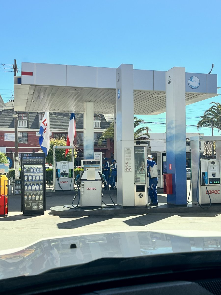 ochaconl's tweet photo. @LlamanosCopec hola! En la
Estación de pichilemu desde el cambio de administración en este año la calidad de atención bajo de sobremanera más de 5 minutos esperando, nadie más en las islas y tres atendedores que no consideraban venir https://t.co/tDhMZy4msv