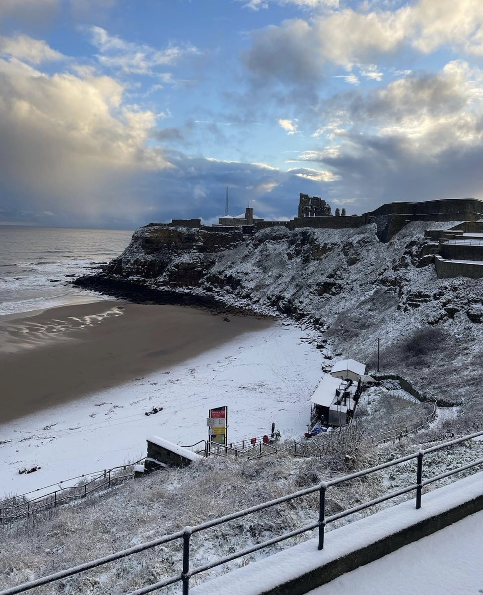 amandagibbons's tweet image. Happy December….❤️#theresnoplacelikehome #longsands #priorycastle #tynemouth #grateful🫶🙏
