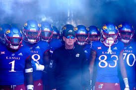 DiMariMalone10's tweet photo. Blessed to receive a offer from the University of Kansas. @CoachSimps @DakotaFootball @CoachJasonBaur @Rivals_Clint @AllenTrieu @TheD_Zone #AGTG #RockChalk 🔵🔴 https://t.co/xQIWOxQgW6