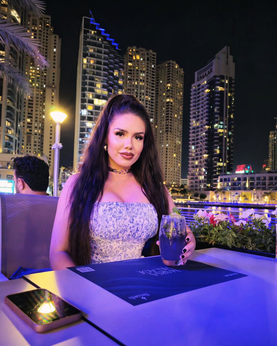 Date with me or 10,000 #XRP ? 🍸💸